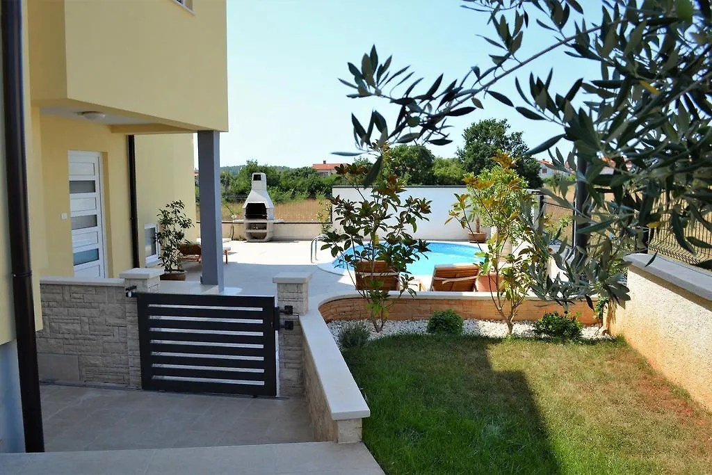 Guest house Villa Cera Pula
