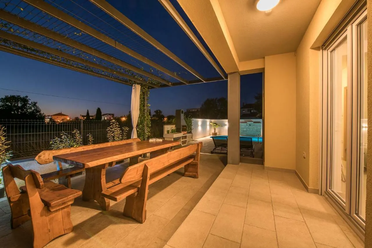 פולה Villa Cera בית הארחה